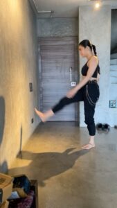 Shruti Haasan Instagram - Kind of 😅