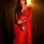 Shweta Tiwari Instagram - ❤️‍🔥❤️‍🔥❤️‍🔥 Styled by @stylingbyvictor @sohail__mughal___ Clicked by @amitkhannaphotography Hair @sunny_hairr @kavitaparmar_makeup_hair Makeup @durgedeepak76 Outfit @pallavijaipur Accessories @preetimohanjewellery @fashionbusinessofficials