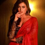 Shweta Tiwari Instagram - ❤️‍🔥❤️‍🔥❤️‍🔥 Styled by @stylingbyvictor @sohail__mughal___ Clicked by @amitkhannaphotography Hair @sunny_hairr @kavitaparmar_makeup_hair Makeup @durgedeepak76 Outfit @pallavijaipur Accessories @preetimohanjewellery @fashionbusinessofficials