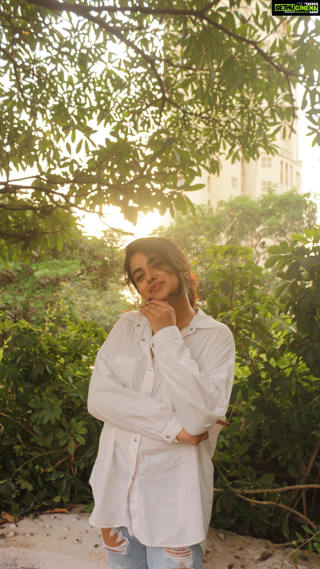 Siddhi Idnani Instagram - yesteryear charm 🌙