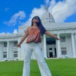 Siddhi Idnani Instagram - very many moods of the Lankan getaway 🇱🇰 . . . #srilanka Independence Square, Colombo