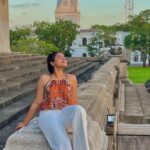 Siddhi Idnani Instagram - very many moods of the Lankan getaway 🇱🇰 . . . #srilanka Independence Square, Colombo