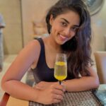 Siddhi Idnani Instagram - Ayubowan Sri Lanka 🇱🇰 . . #srilanka #srilankatravel Cinnamon Lakeside