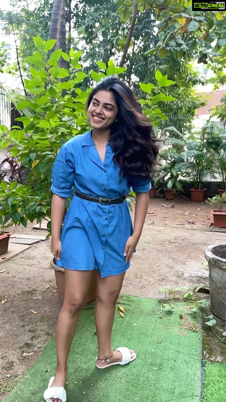 Siddhi Idnani Instagram - cant blame me for being so in love with life 🦋🌈🥰🌈🦋🥰🌈🦋🥰 . . . #reels #reelsinstagram #siddhiidnani