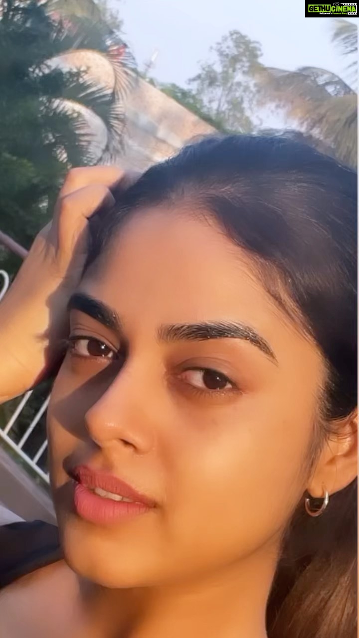 Siddhi Idnani Instagram - catching the golden hour ☀️