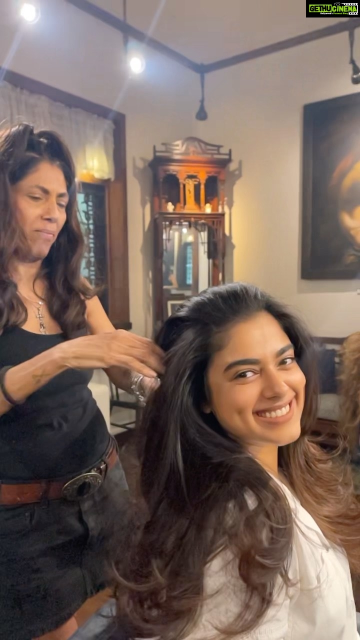 Siddhi Idnani Instagram - You know what they say “ life is too short to have boring hair “ 💇🏻♀️💜