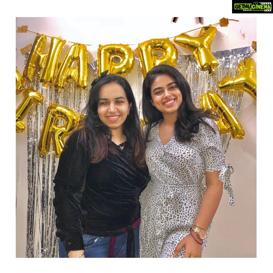 Siddhi Idnani Instagram - Everyone has a friend during each stage of life. But only the lucky ones have the same friend in all stages of life. we have a lifetime of memories to make together. I love you ♾ #HBDBestFriend ⭐️