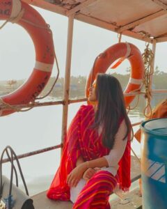 Siddhi Idnani Instagram - the little joys of life 🌈🦋💜