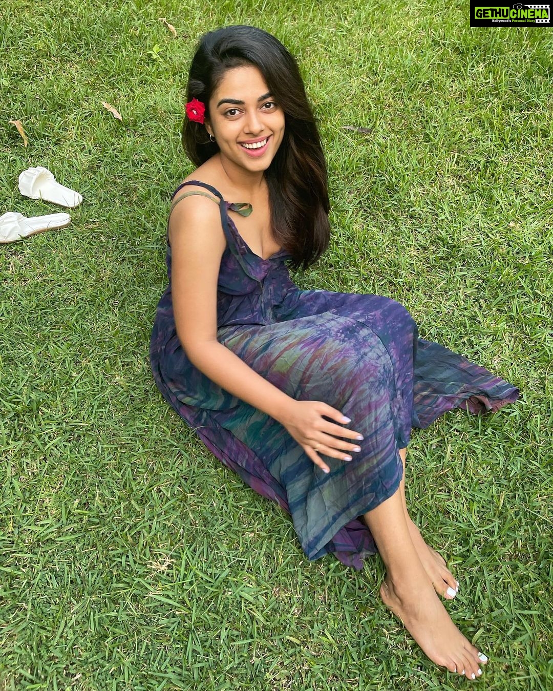 Siddhi Idnani Instagram - make a decision to stay happy and work everyday towards making it happen. 💜 Belgaum