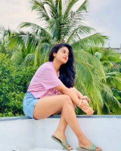 Siddhi Idnani Instagram - 🌧🦋🌈🧿 Santacruz West