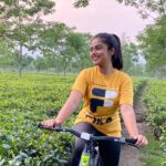 Siddhi Idnani Instagram - Never miss a chance to show your gratitude to be able to live & love & experience all that the world has to offer. 🌏🌈🌳💚 #gratitudejournal