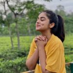 Siddhi Idnani Instagram - Never miss a chance to show your gratitude to be able to live & love & experience all that the world has to offer. 🌏🌈🌳💚 #gratitudejournal