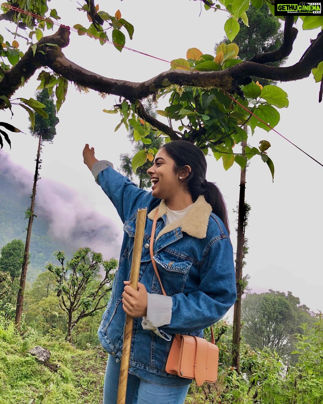 Siddhi Idnani Instagram - Felt a sense of accomplishment after climbing this mountain. We take so much for granted.. just hoping we’re all able to have such wholesome experiences soon. 🤍 Sikkim
