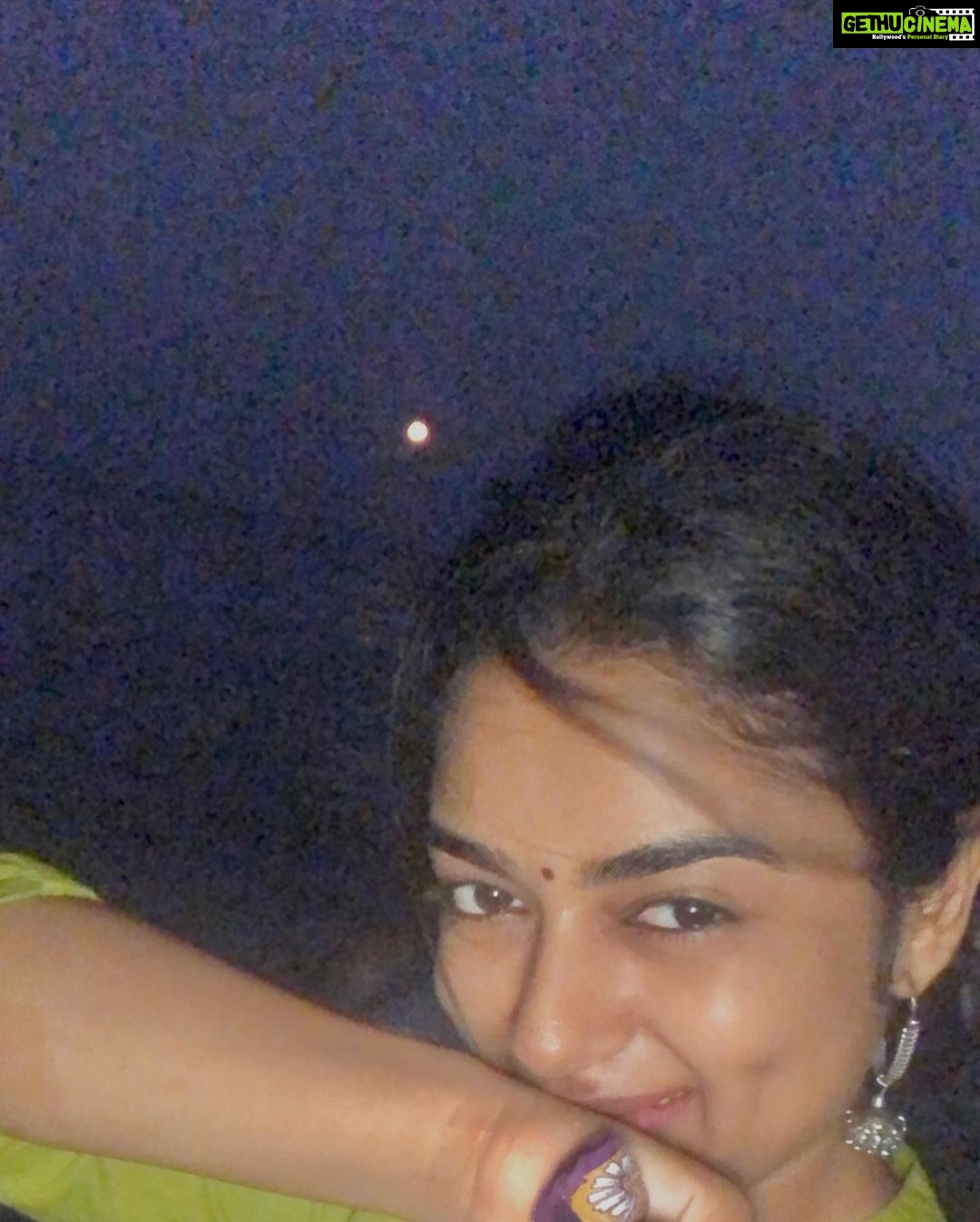 Siddhi Idnani Instagram - As the full moon finds its place in the darkest of skies, love will uplift despair 🤍 Chennai, India