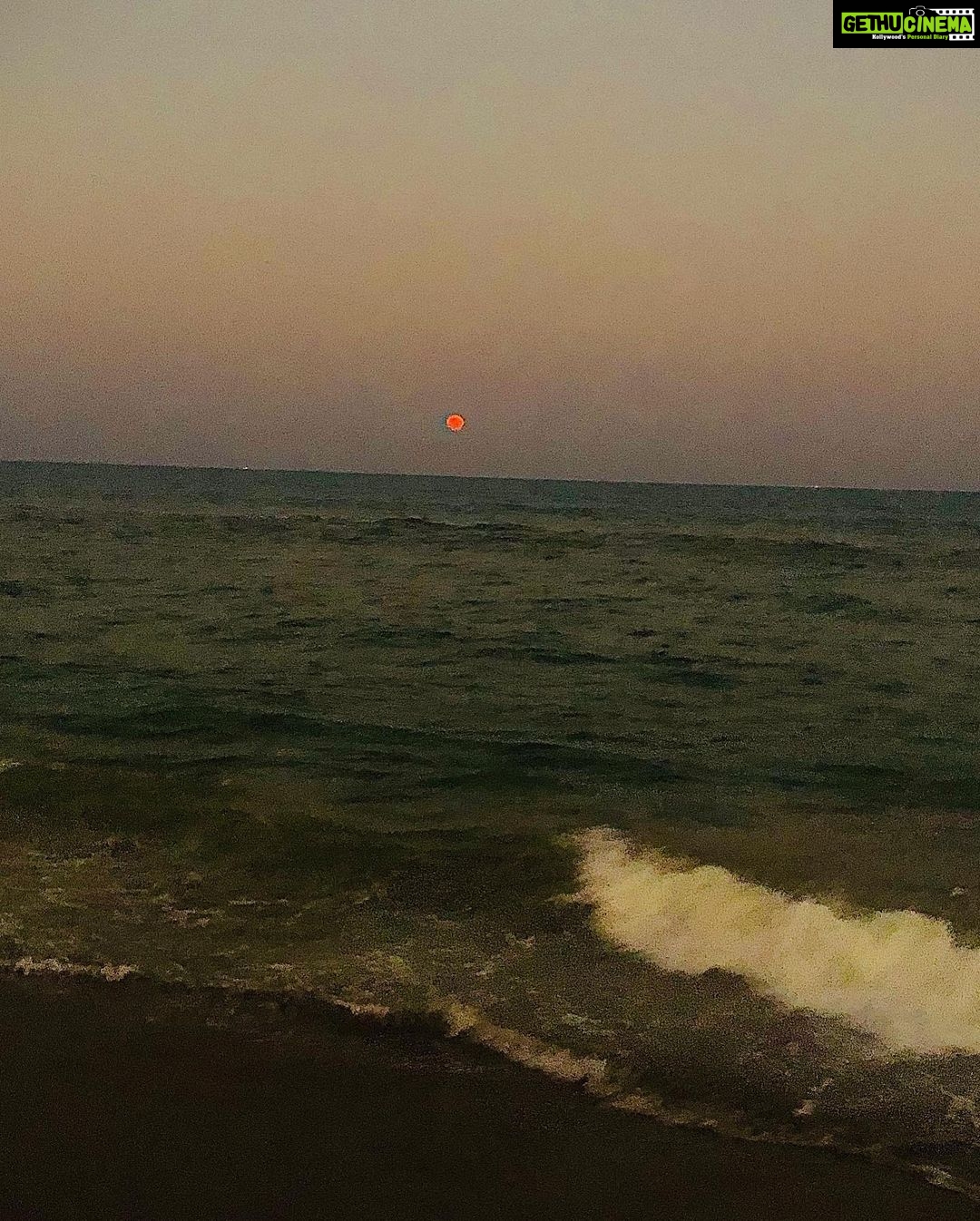 Siddhi Idnani Instagram - As the full moon finds its place in the darkest of skies, love will uplift despair 🤍 Chennai, India