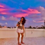 Siddhi Idnani Instagram – the sky spoke in a thousand colours today, what a beautiful feeling to live in that moment 💜 Chennai, India