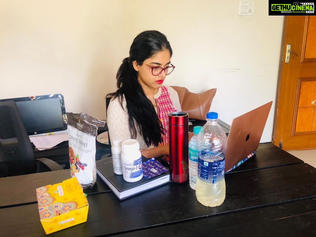 Siddhi Idnani Instagram - So this is from last November, those 15 days I was my dedicated - BEST. Worked 7 hours daily on getting my #Tamil right. Wanted to dub and say my own dialogues.. had about 4 litres of water, all my vitamins.. no distractions whatsoever.. personal life went for a toss, gained a lot of weight for the roll.. basically just READY TO KILL IT.. I was working on my VERY FIRT tamil project.. and I wanted it to be MY BEST. Now before you ask which one and all... the project didn’t go on floor for some reasons, and it broke every single piece of my heart. It was the worst heartbreak, you know the kinds where you sit on the floor and cry types. It took me a good 3-4 months to get over the pain of losing something that meant SO much. . . Today I felt like sharing this because, we all are going through some really tough times in life. Back then I thought THAT was the toughest phase, but guess what I GOT OVER IT... I still think of all the hard work I put into it, but somewhere I know that it wouldn’t go in vain, I will be in that place again putting in double the effort this time around. And if at all I fall, I’ll know that I’m capable enough to get up again. 💜 Remember.. hard work is the only way to success..