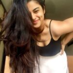 Siddhi Idnani Instagram - Cutting my hair tomorrow so naturally had to click 178 pictures.. just Incase I miss it too much 🤷🏻‍♀️ #emotionalattachment Santacruz West