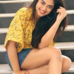 Siddhi Idnani Instagram - Her heart bloomed sunflowers so she would always face the light 🌻🌞🌟 #HappySoul
