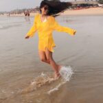 Siddhi Idnani Instagram - Sunshine, happiness love & light ⭐️