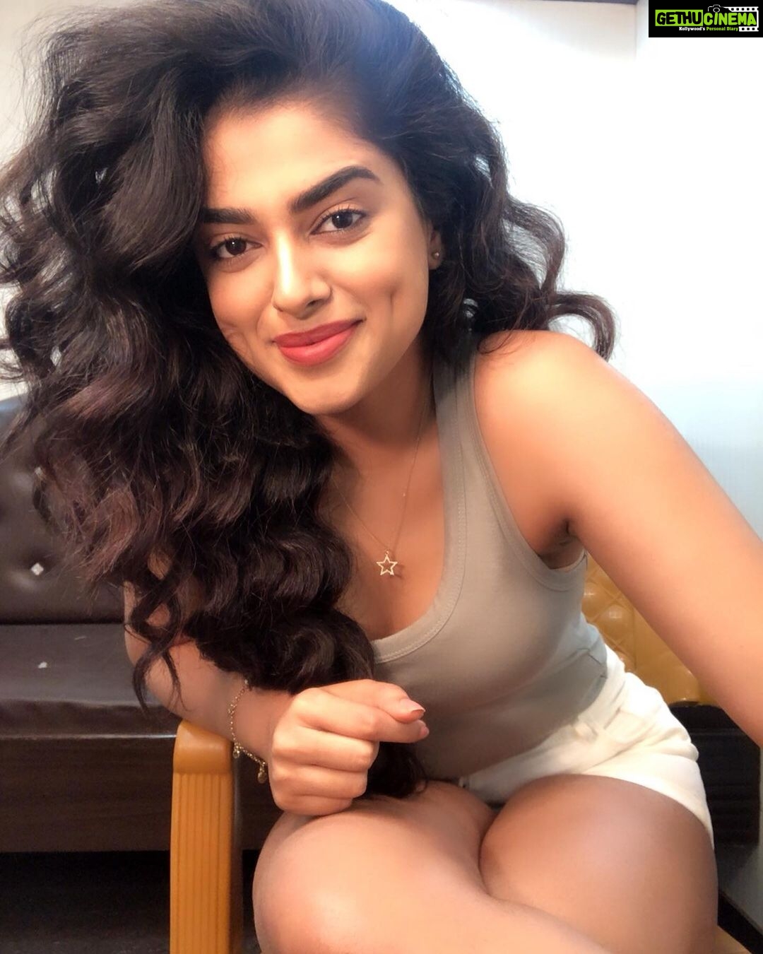 Siddhi Idnani Instagram - Sorrryyy, I canβt hear you over the volume of my hair π #bighairdays πππ