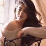 Siddhi Idnani Instagram - It’s my year 👑 . . . . . Photography - @shreyaksingh Hair and makeup - @nayanasmakeoverr Stylist - @sandhya__sabbavarapu @team_sandhya Styling team - @rashmi_angara @thumu_bhavana @sirichandana_medi