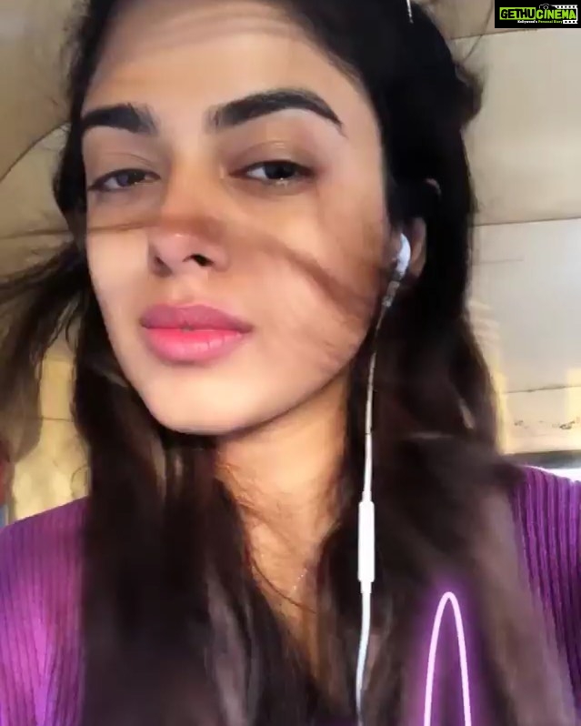 Siddhi Idnani Instagram - What’s your favourite song? . . . A song you listen to when you’re happy, or perhaps sad just feeling numb and confused. There’s a song for every mood. What’s your all time favourite, I’d love to listen 🎵💜