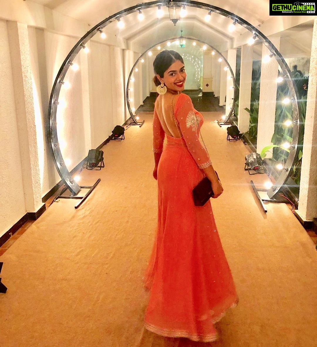 Siddhi Idnani Instagram - Shine so bright that they can’t ignore the warmth of your glow💫 Holiday Inn Resort Goa