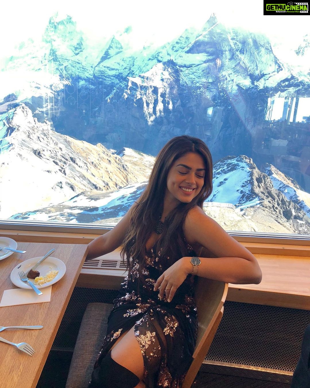 Siddhi Idnani Instagram - Once all of this gets over.. weβre going to find ourselves in some exotic country having the time of our lives... π₯Ίππ»π€π»π π Switzerland