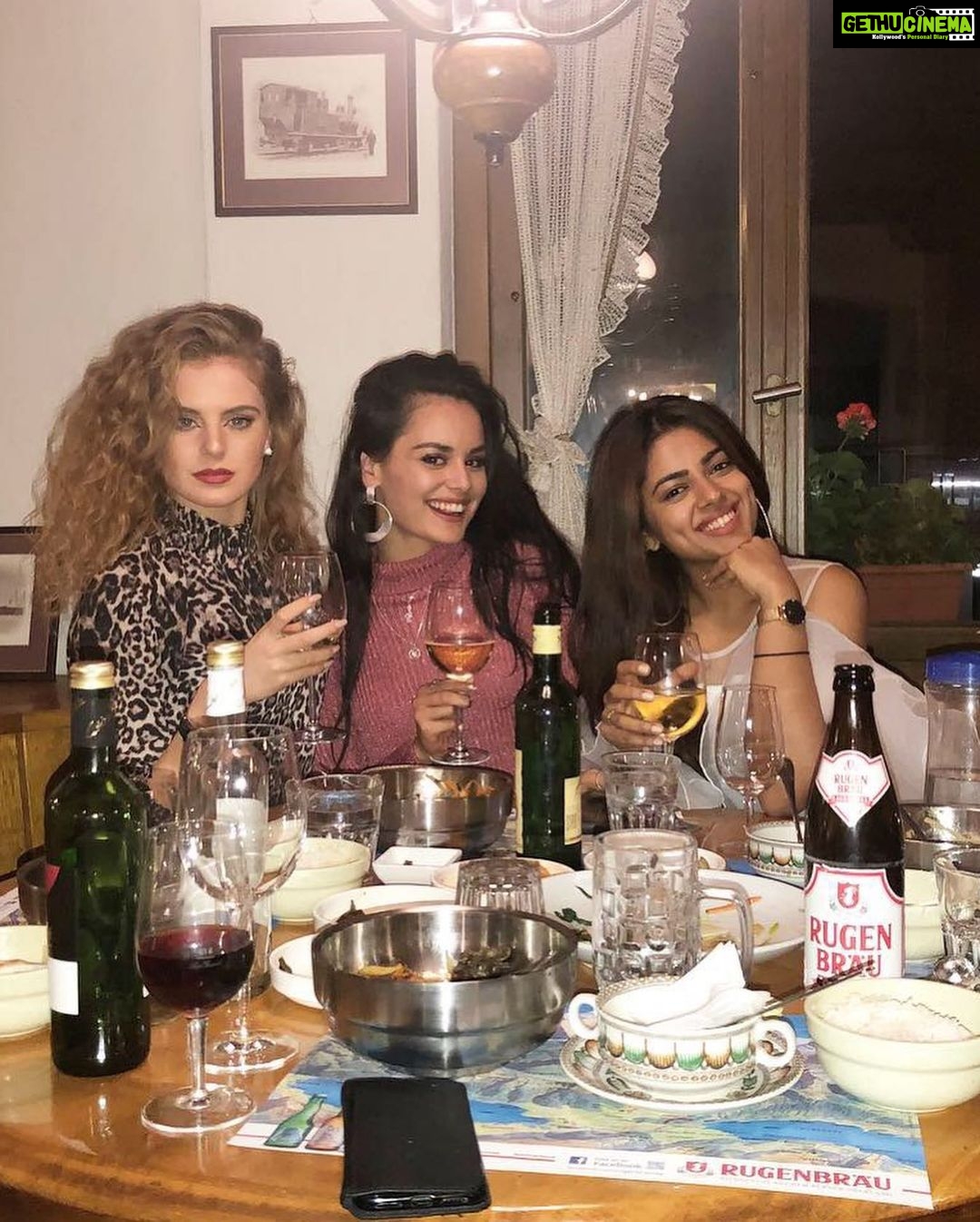 Siddhi Idnani Instagram - Once all of this gets over.. weβre going to find ourselves in some exotic country having the time of our lives... π₯Ίππ»π€π»π π Switzerland