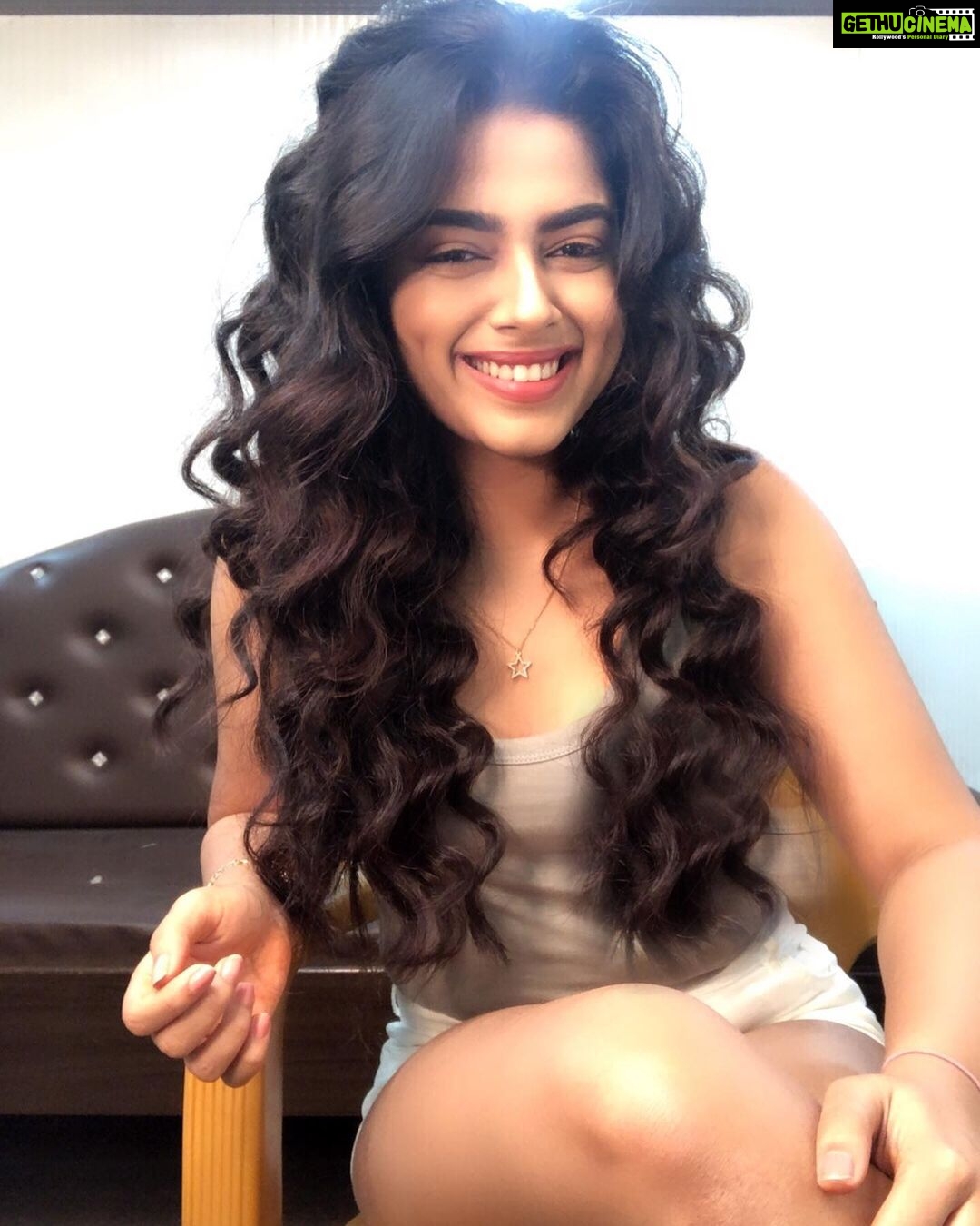 Siddhi Idnani Instagram - Sorrryyy, I canβt hear you over the volume of my hair π #bighairdays πππ