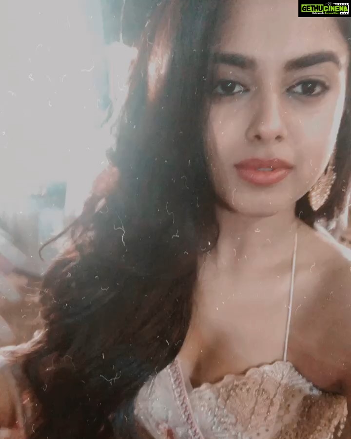 Siddhi Idnani Instagram - Wedding Season โจ . . . made extra special by my one and only @sashivangapallicouture ๐ @sashivangapalli youโre designing for my wedding as well ๐