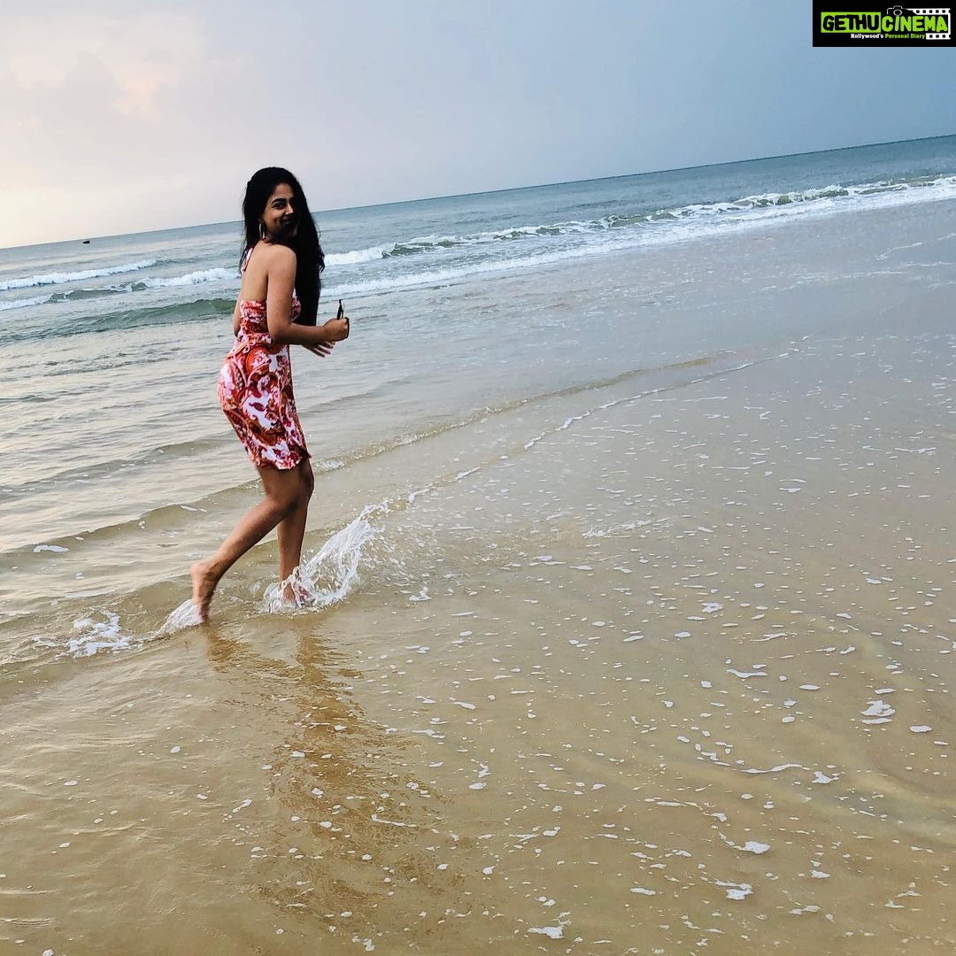 Siddhi Idnani Instagram - Beautiful Escape 💜 #Goa🍍 Holiday Inn Resort Goa