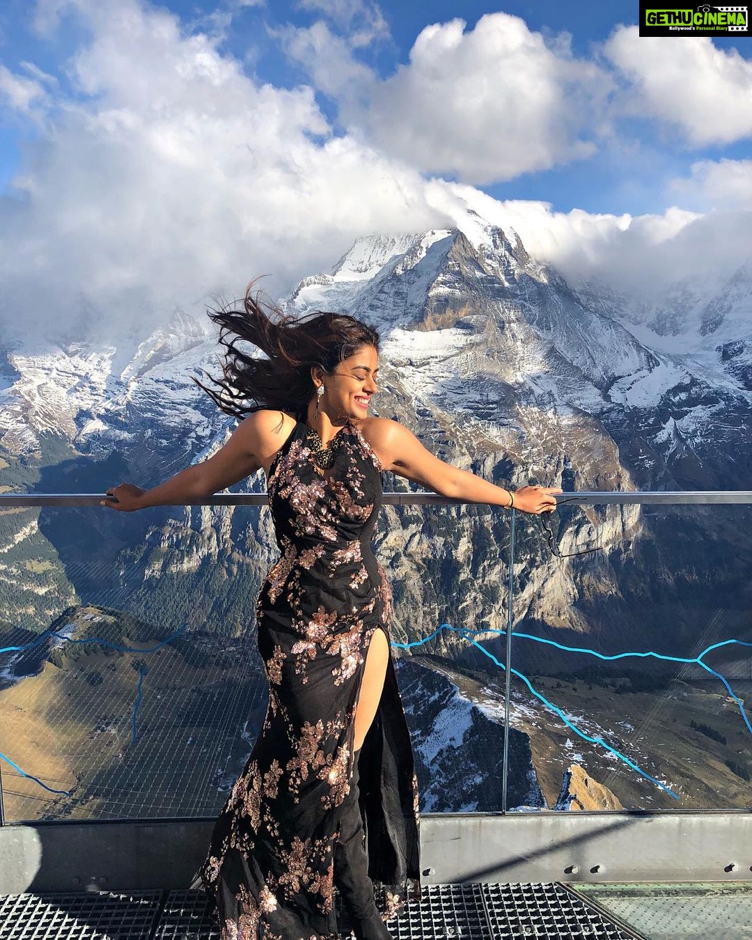 Siddhi Idnani Instagram - So much of the world is left to see 💫 #Wanderer Schilthorn - Piz Gloria