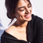Siddhi Idnani Instagram - Time to start something new and trust the magic of new beginnings Great things are going to happen this year and I can’t wait for it all to unfold ✨ 11:11 1/1/2019 . . 📷 - @amolswarnakar