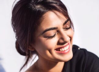 Siddhi Idnani Instagram - Time to start something new and trust the magic of new beginnings Great things are going to happen this year and I can’t wait for it all to unfold ✨ 11:11 1/1/2019 . . 📷 - @amolswarnakar