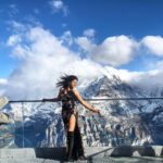 Siddhi Idnani Instagram - Dramatic filmy poses in Switzerland must be made a compulsion 💁🏻‍♀️ Schilthorn - Piz Gloria