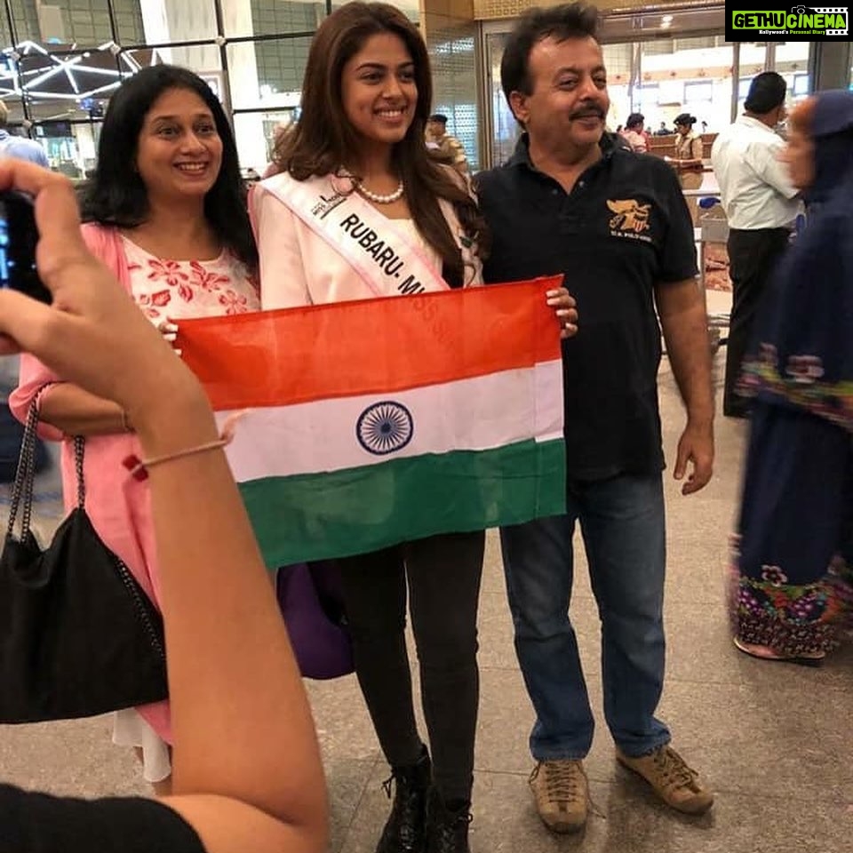 Siddhi Idnani Instagram - Words aren’t enough to describe what you mean to me. My literal All-in-one 💜 I love you sooooo much Mummaa🧸 Happy Mother’s Day to you today and everyday. Can’t wait to see you and smother you with kisses and cuddles and surprises🎁🤪💜