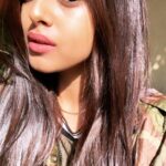 Siddhi Idnani Instagram - ☀️ is the best filter P.s Totally digging the hair colour these days 😍 #NoMakeUp #NoFilter #Natural #HydrateYourSkin