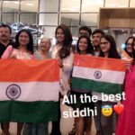 Siddhi Idnani Instagram - I was a little girl with a dream - A dream to one day have my country’s name attached to mine 🇮🇳 To all of you dreamers out there, nothing is impossible & no dream is Unachievable To everyone who came today, I know that you always want the best for me. Know that you guys are THE MOST special 💜 Need all the love and blessings 🙏🏻 . . . @rubaru.missindiaelite #siddhiidnani #misssupertalentindia2018 Chatrapati Shivaji International Airport