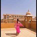 Siddhi Idnani Instagram - I deserve the world, so I’m going to work hard every single day to give it to myself ✨🔥 . . . #siddhiidnani #siddhi #misssupertalentoftheworld #misssupertalentindia2018 #misssupertalent2018 #rajasthan #indiantraveldiaries #visitindia Indana Palace Jodhpur