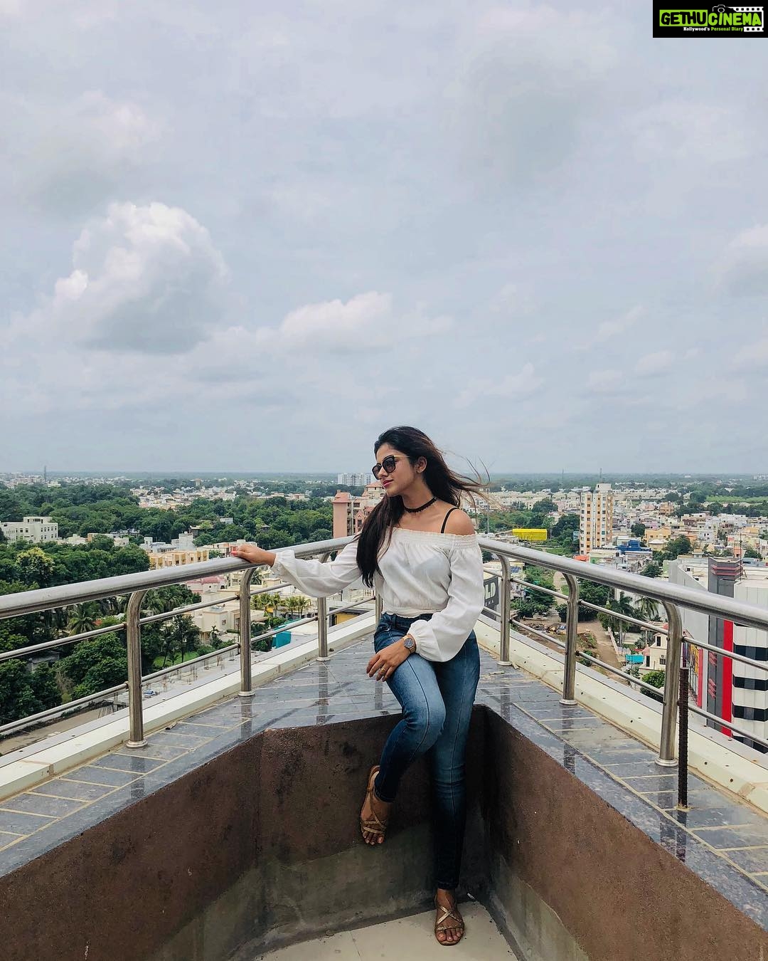 Siddhi Idnani Instagram - Breathe in a bit of Gujarat 🌸 #MissYou 📷 - @whoparthparekh Anand, Gujarat