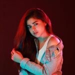 Siddhi Idnani Instagram - I'm already up here and I got my eyes closed And I ain't never fell from a love this tall Are you ready? 'Cause I'm ready to let go Guess there's somethin' 'bout the neon and red glow Got me thinkin' 'bout givin' all in #SomethingToldMeItWasYou . . . 📸- @deepak_durai_photography