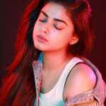 Siddhi Idnani Instagram - I'm already up here and I got my eyes closed And I ain't never fell from a love this tall Are you ready? 'Cause I'm ready to let go Guess there's somethin' 'bout the neon and red glow Got me thinkin' 'bout givin' all in #SomethingToldMeItWasYou . . . 📸- @deepak_durai_photography