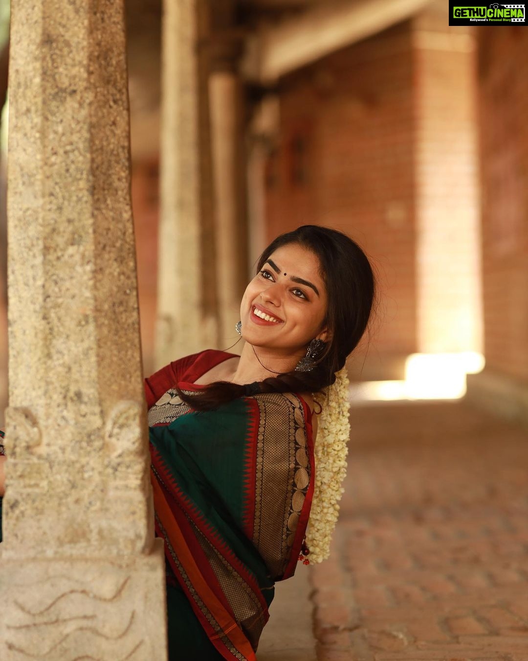 Siddhi Idnani Instagram - Kannaatti Special 🌈🕯 . . . . . Captured by - @deepak_durai_photography Styled by - @nandini_kalappa Conceptualised by - @prasatharunm Chennai, India