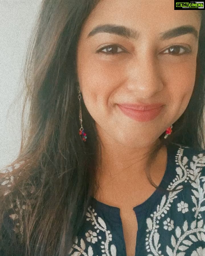 Siddhi Idnani Instagram - I spent the whole afternoon doing this…. The last video depicts the cheeky narcissist guilt 😵💫🤓🥸🤪🥰