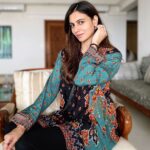 Simran Kaur Mundi Instagram - You think nothing is impossible?? Try getting me out of my house on a rainy day🌧☔️🤭 #mumbairains #homesweethome #homebody #chillinglikeavillain