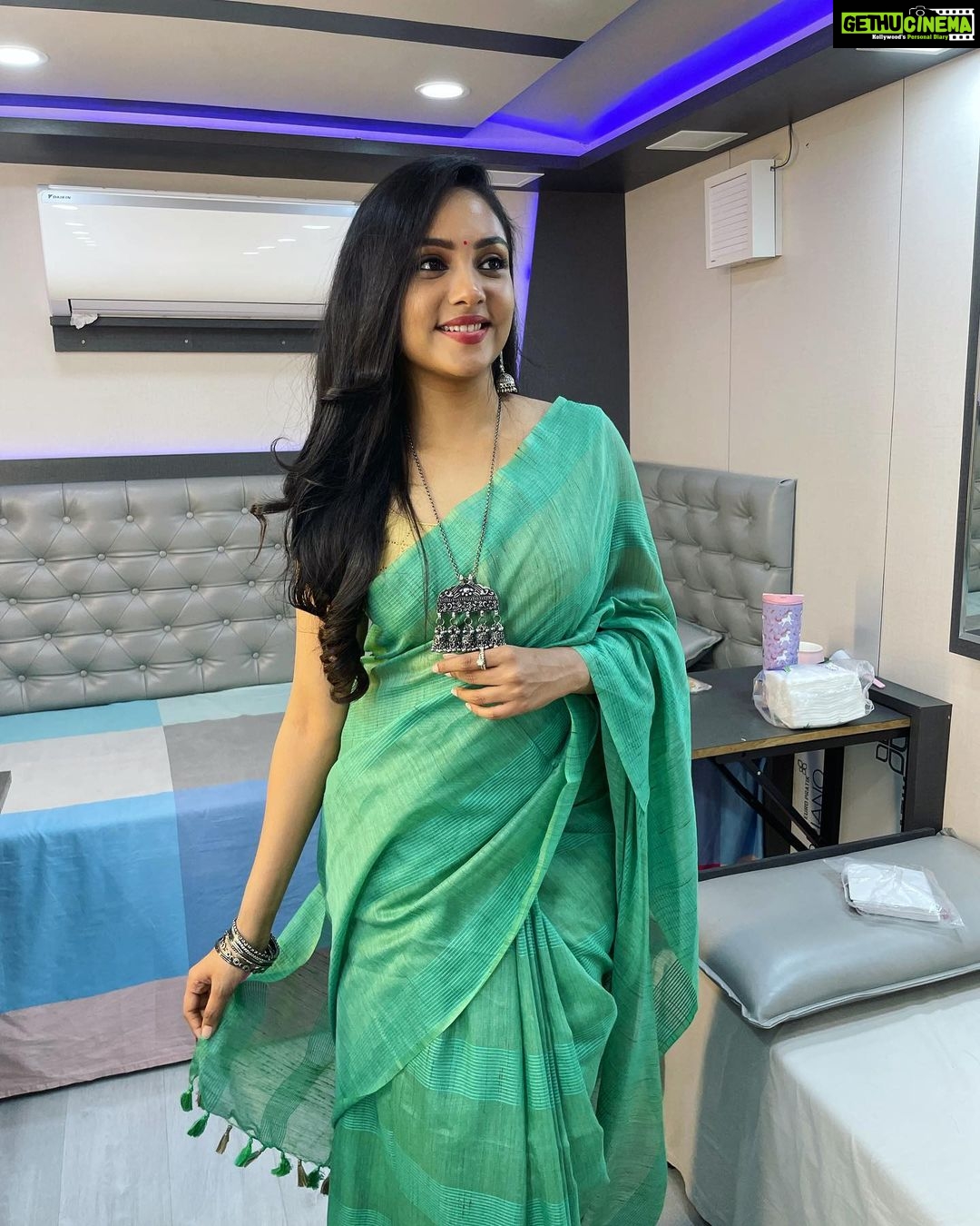 Smruthi Venkat Instagram - Never ending Saree love ✨