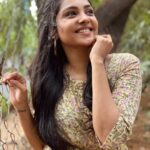 Smruthi Venkat Instagram - ✨ #happysaturday