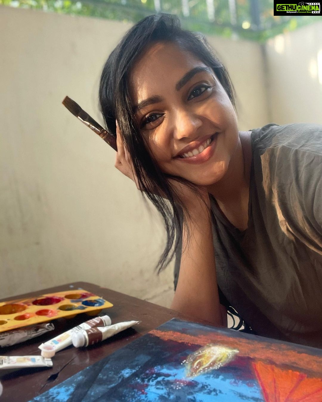 Smruthi Venkat Instagram - Doing some art this lockdown! What are you guys up to?? #stayhomestaysafe ✨